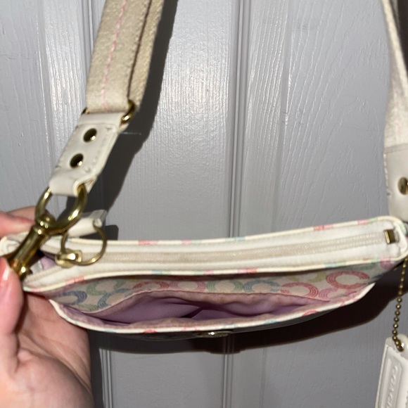 Coach Shoulder Bag - Picture 4 of 5